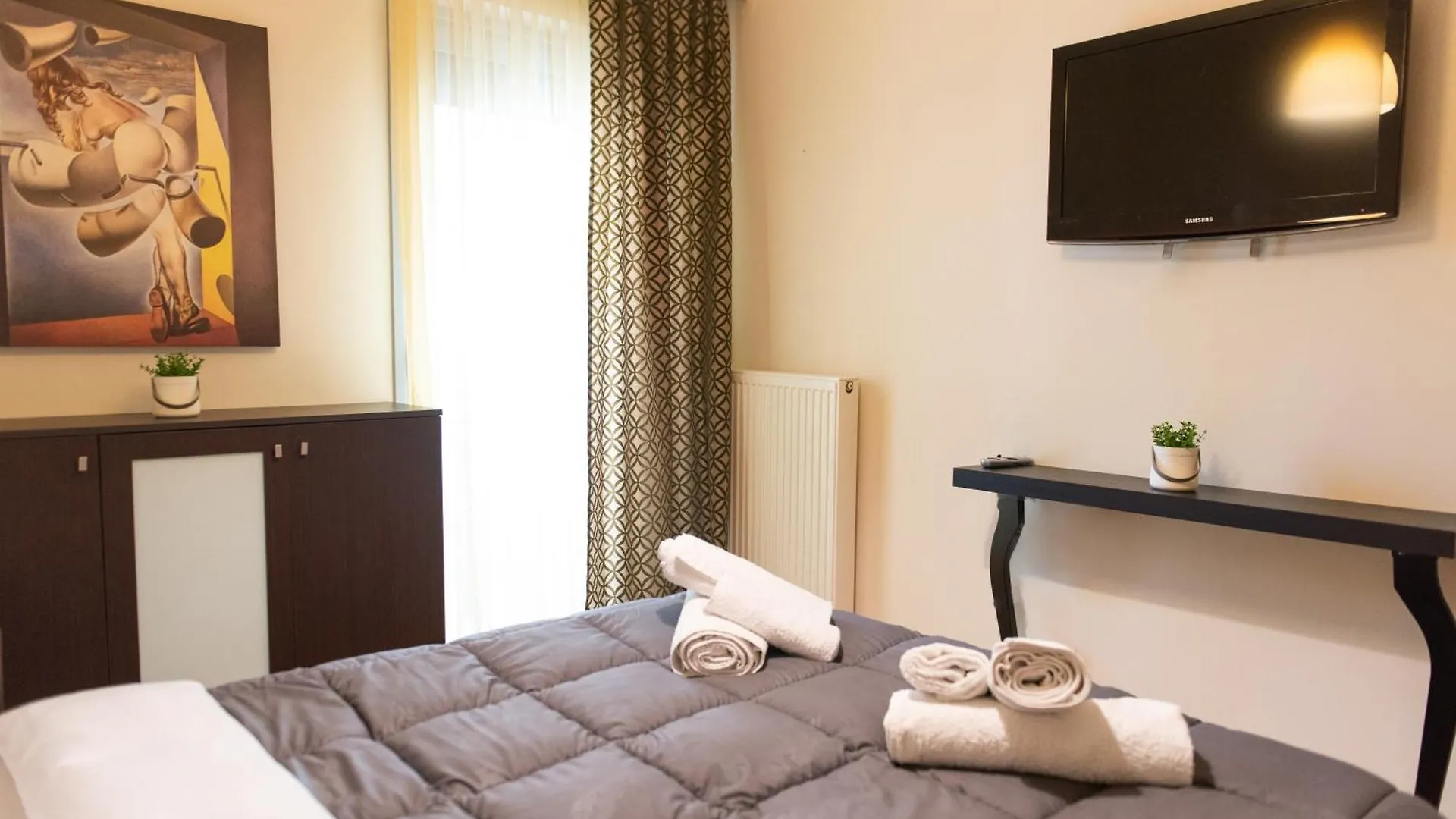 Chris & Mary Comfort Rooms Thessaloniki Center Greece