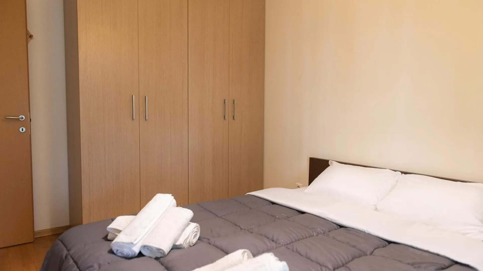 Chris & Mary Comfort Rooms Thessaloniki Center 0*,